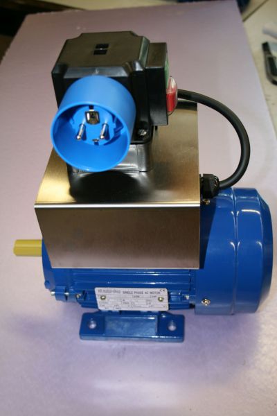 Wechselstrommotor mit hohem Anzug mit Schalter und Gerätestecker, KR Motor, TYPE: ML712-2, KW: 0,55, 230V, 2760 U/min