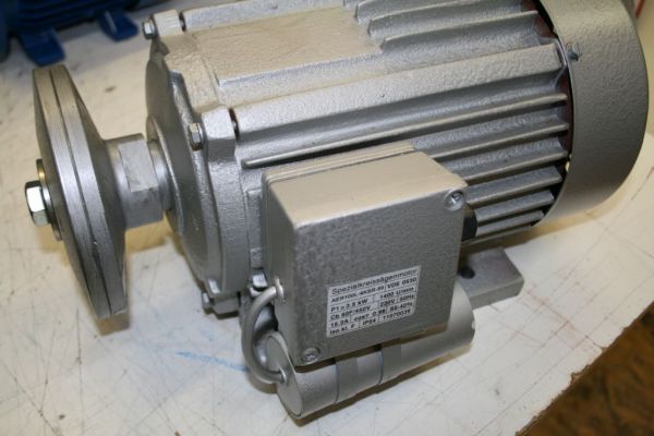 Wechselstrommotor als Kreissägemotor ELMA elprom AER 100L-4KSR, 3,50KW, 230V, 15,20A, n1400, Ersatzmotor für Kreissägen, Kippsäge, Kreissäge, Tischkreissäge, Kappsäge, Brennholz, Schreiner, Bauer Wechselstrommotor als Kreissägemotor ELMA elprom AER 100L-4KSR, 3,50KW, 230V, 15,20A, n1400, Ersatzmotor für Kreissägen, Kippsäge, Kreissäge, Tischkreissäge, Kappsäge, Brennholz, Schreiner, Bauer