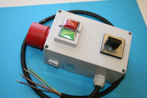 Motorstarter, 3951-12, bis 5,5KW, mit Wendeschalter, mit Motorschutz 12A, Elektromotor, Drehstrommotor, Drehrichtung links - rechts