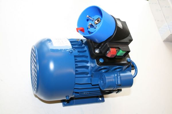 Wechselstrommotor mit Schalter, 0,75KW, 230V, n=1500, Elektromotor, Mischermotor, Mörtelmischer, Drehstrommotor, Unterspannungsauslöser, Motorschalter, Mörtel