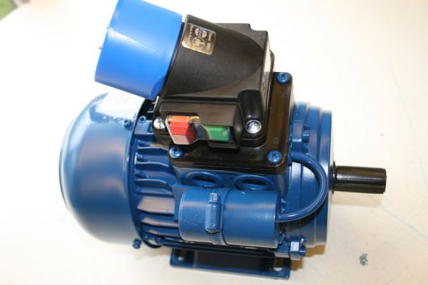 Wechselstrommotor mit Schalter, 0,75KW, 230V, n=1500, Elektromotor, Mischermotor, Mörtelmischer, Drehstrommotor, Unterspannungsauslöser, Motorschalter, Mörtel