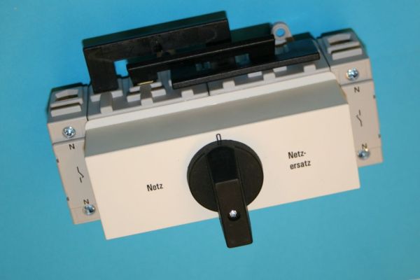 Laststromschalter, Netz-Umschalter, Netz - Notstrom,  als Einbauschalter, 1-0-2, Sontheimer ULT 63/4T/x73, 4 polg, auf Hutschiene